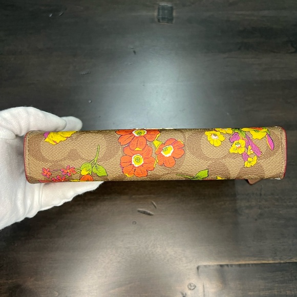 Coach Slim Crossbody In Signature Canvas w/ Floral Print Gold Tone Hardware - Picture 10 of 16